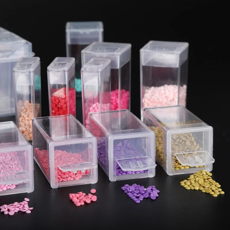 Large Plastic Gem Container with Two-Sized Dismountable Capsules