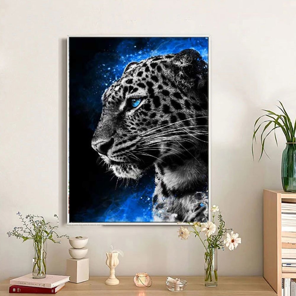 Blue-Eyed White Leopard 5D Diamond Art Kit